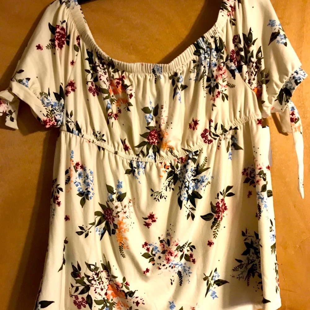 ❗JUST REDUCED❗NWT Sz XL derek 🖤 heart Floral Maternity Top